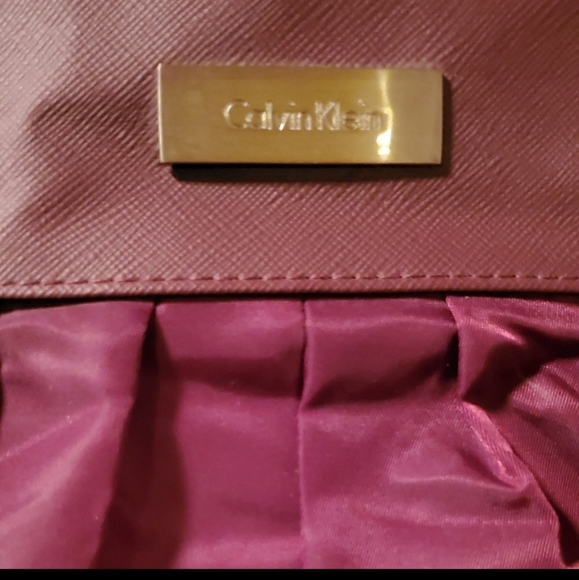 *Calvin Klein Tote - Picture 1 of 4